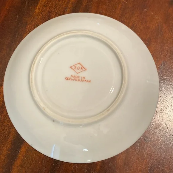 Vintage orange floral teacup and saucer set. - Picture 9 of 11